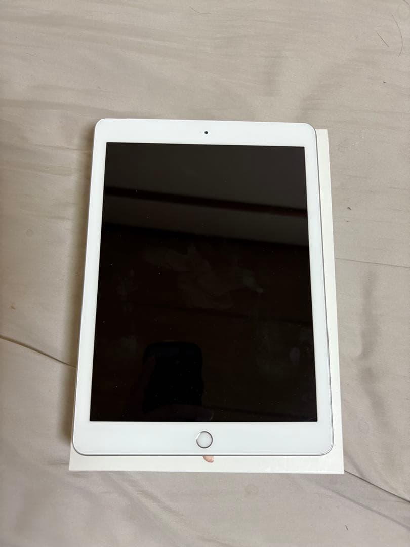 Apple iPad (第6世代) 128GB simフリーバテッリ容量98%