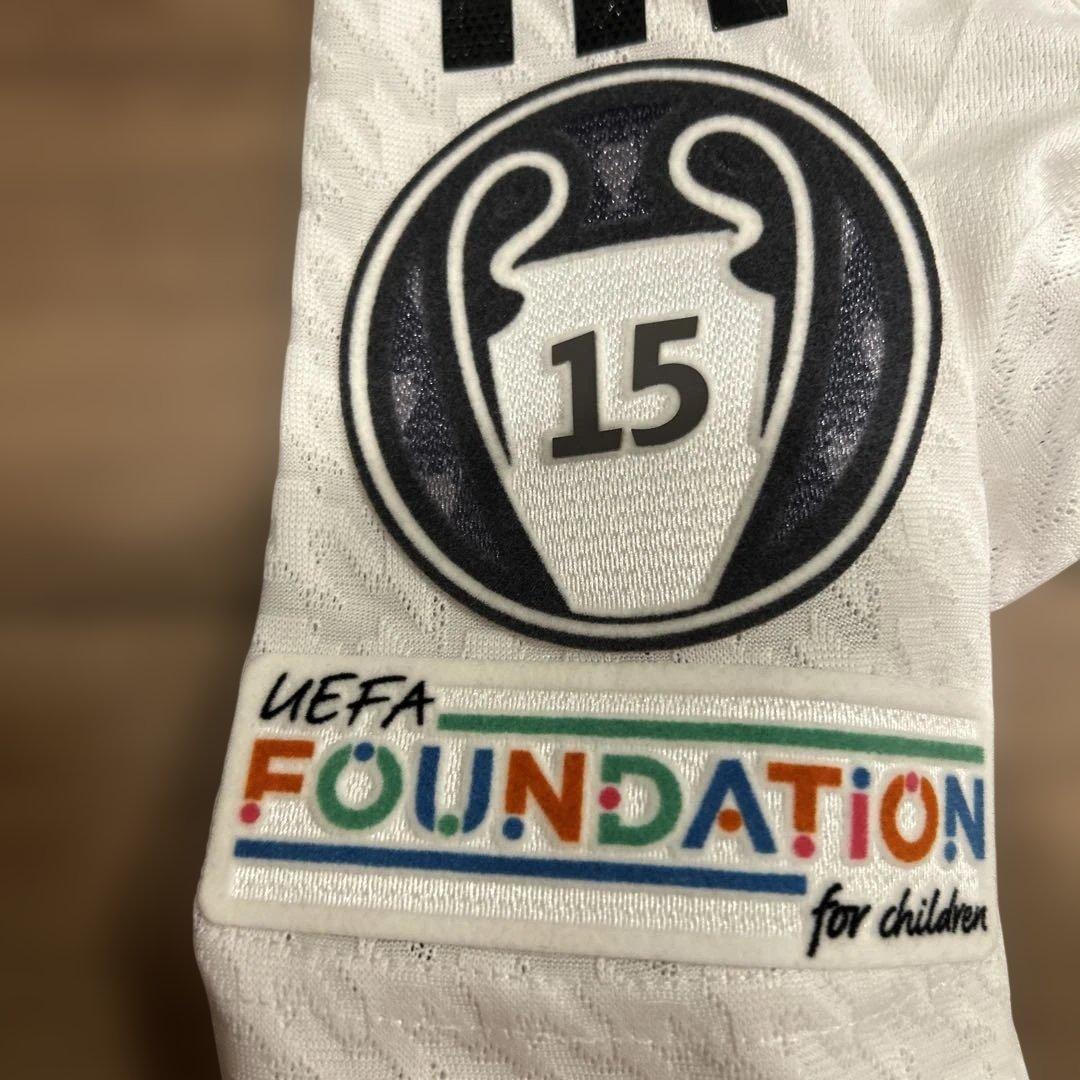 レアルマドリード　モドリッチ　ユニフォーム