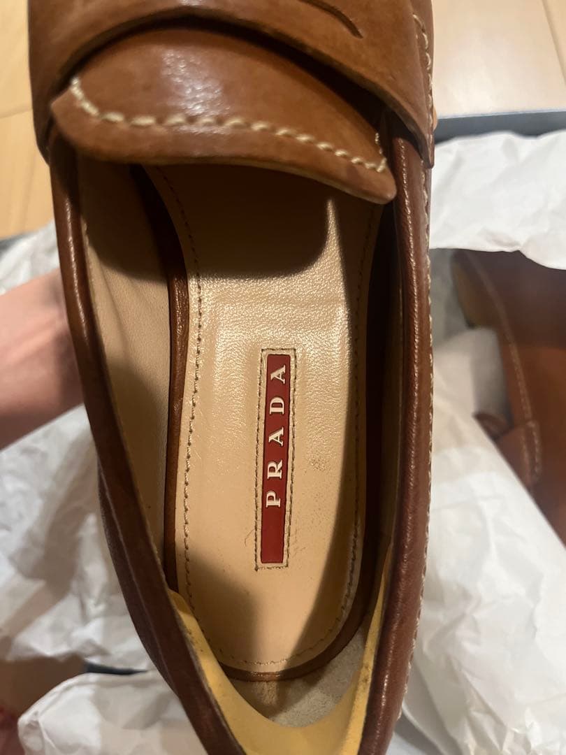 PRADA 厚底ローファー