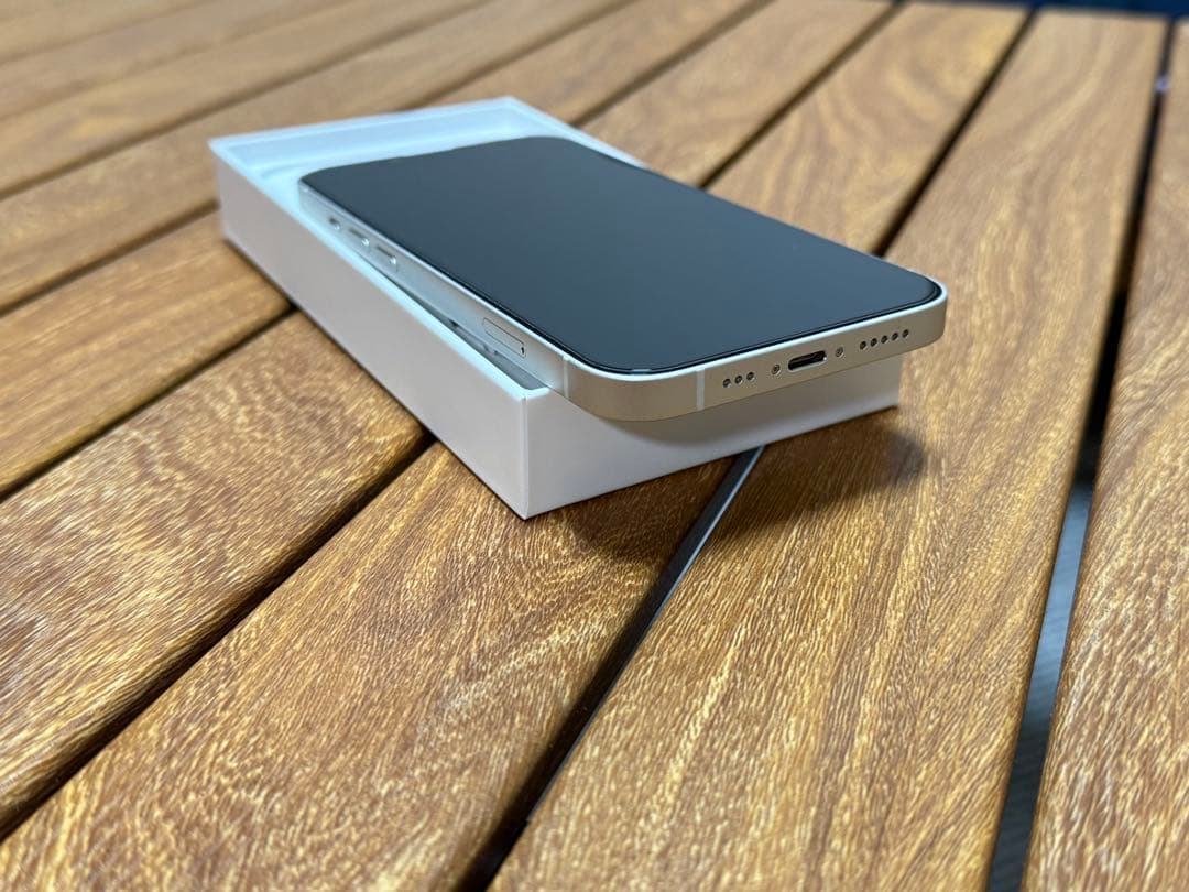 【雪猫】iPhone13 128GB ホワイト SIMフリー