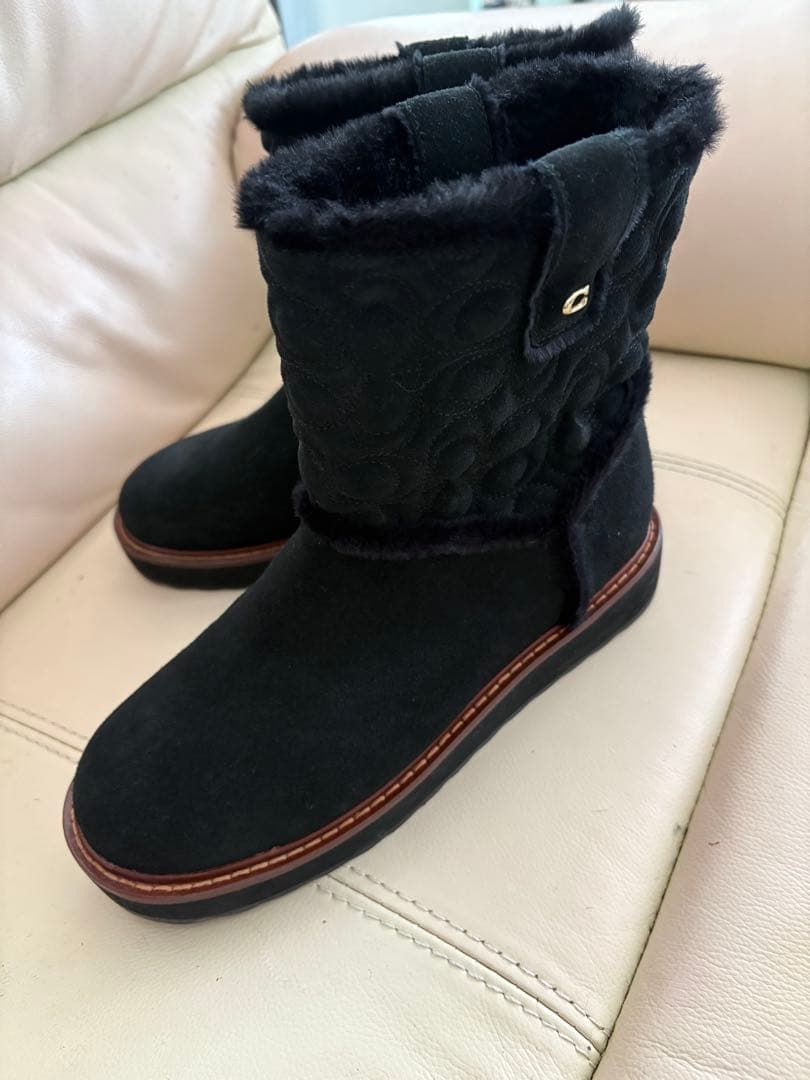 コーチ　ファー付き黒スエードショートブーツ