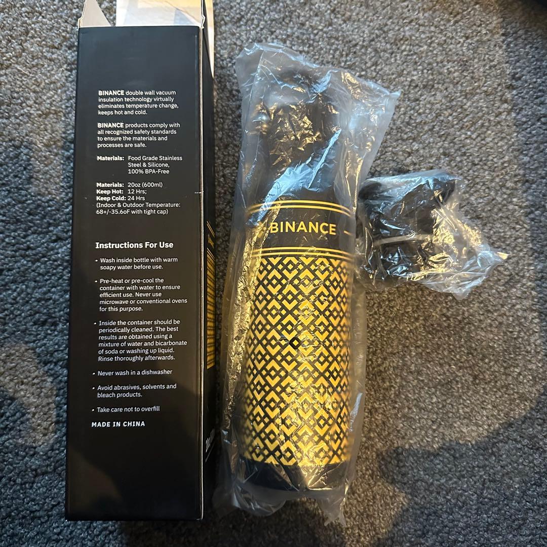 【新品未使用】非売品BINANCE ステンレス水筒 600ml