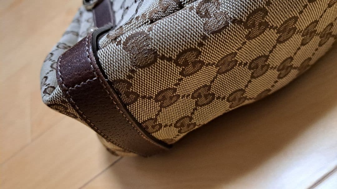 GUCCI　GGパターン　ショルダーバッグ