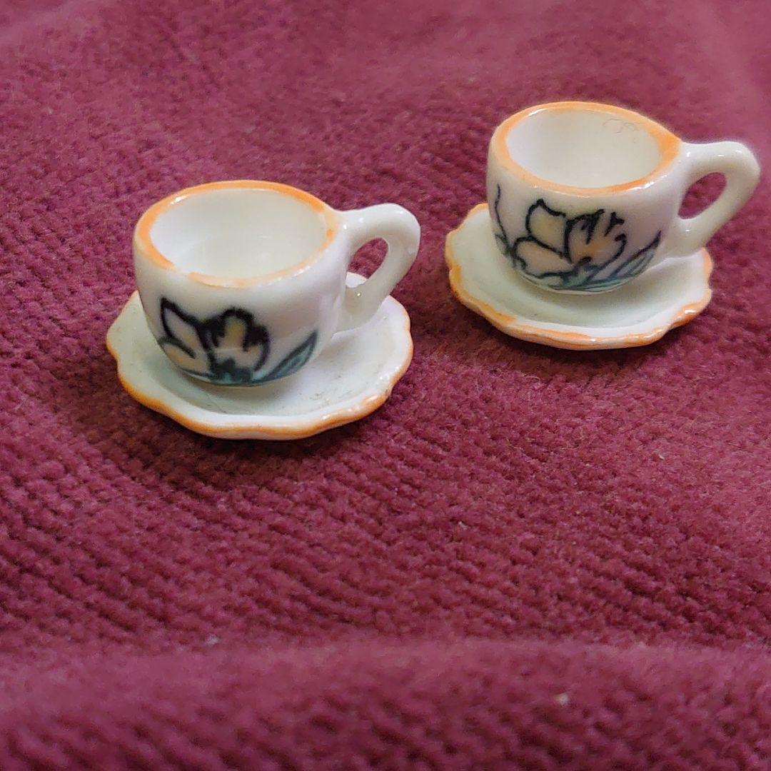 59番 ミニチュア ドールハウス 陶器 カップ＆ソーサー＆ミルク入れ他セット