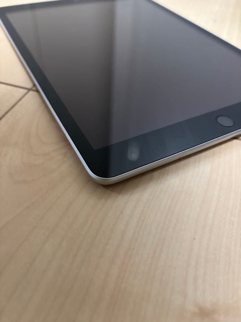 iPad 10.2インチ シルバー 本体　9世代