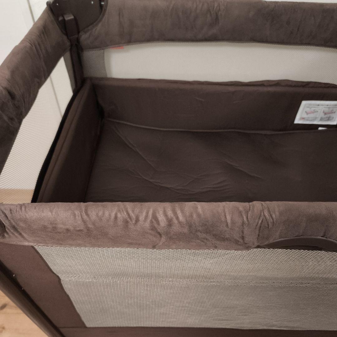 美品【Aprica/アップリカ】ココネルエアープラス ブラウン ベビーベッド