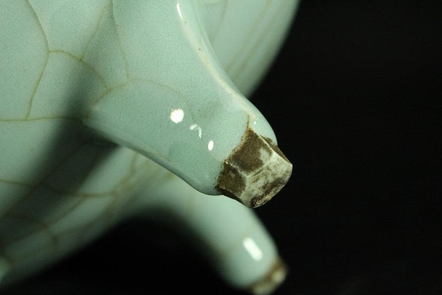 中国美術 袴腰 三足 青磁香炉(K-XA947)