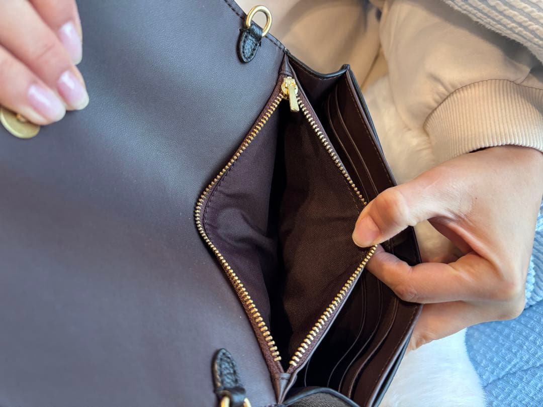 黒 レザー ショルダーバッグ ストラップ付き