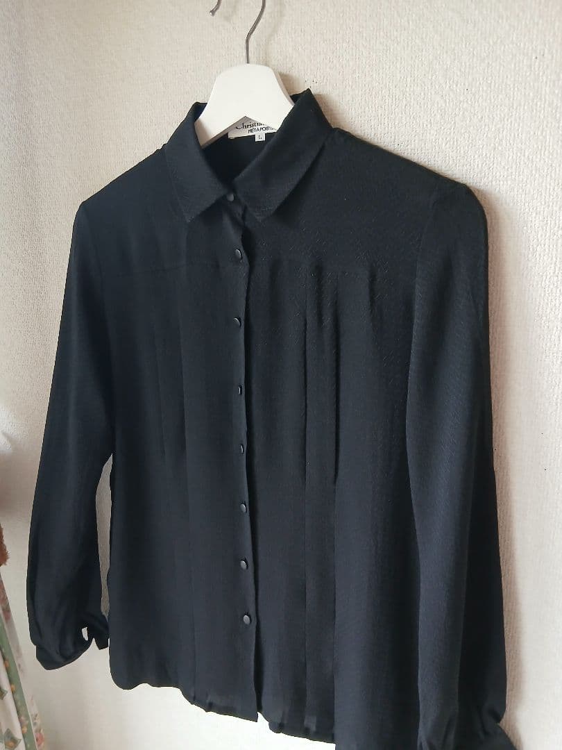 クリスチャン・ディオールプレタポルテ　シルク１００%長袖プリーツブラウス