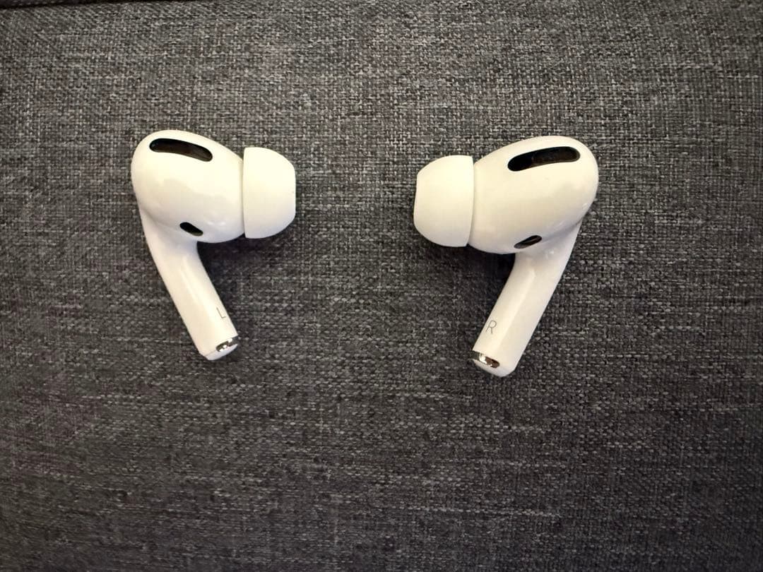 AirPods Pro 本体と付属品