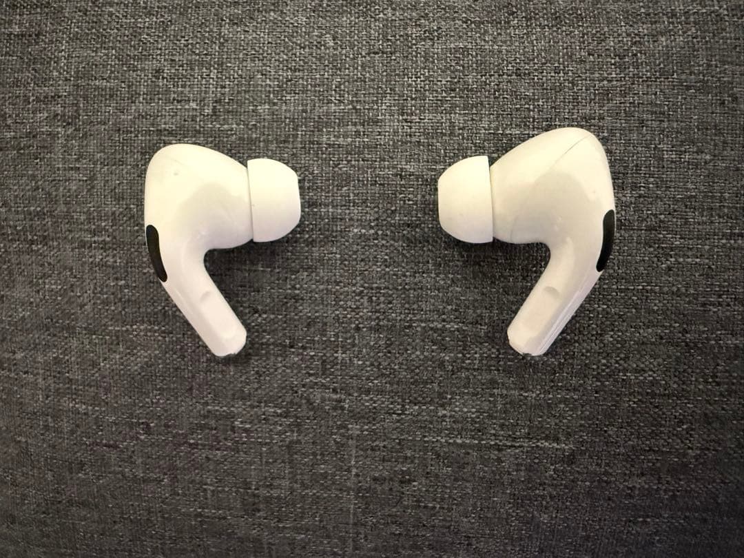 AirPods Pro 本体と付属品
