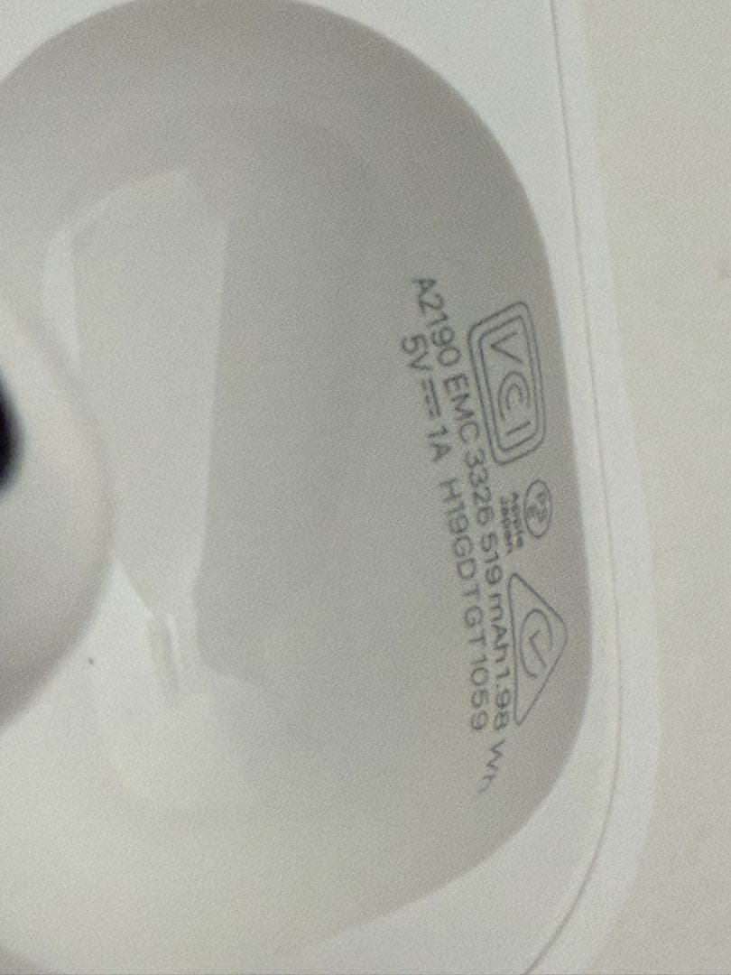 AirPods Pro 本体と付属品