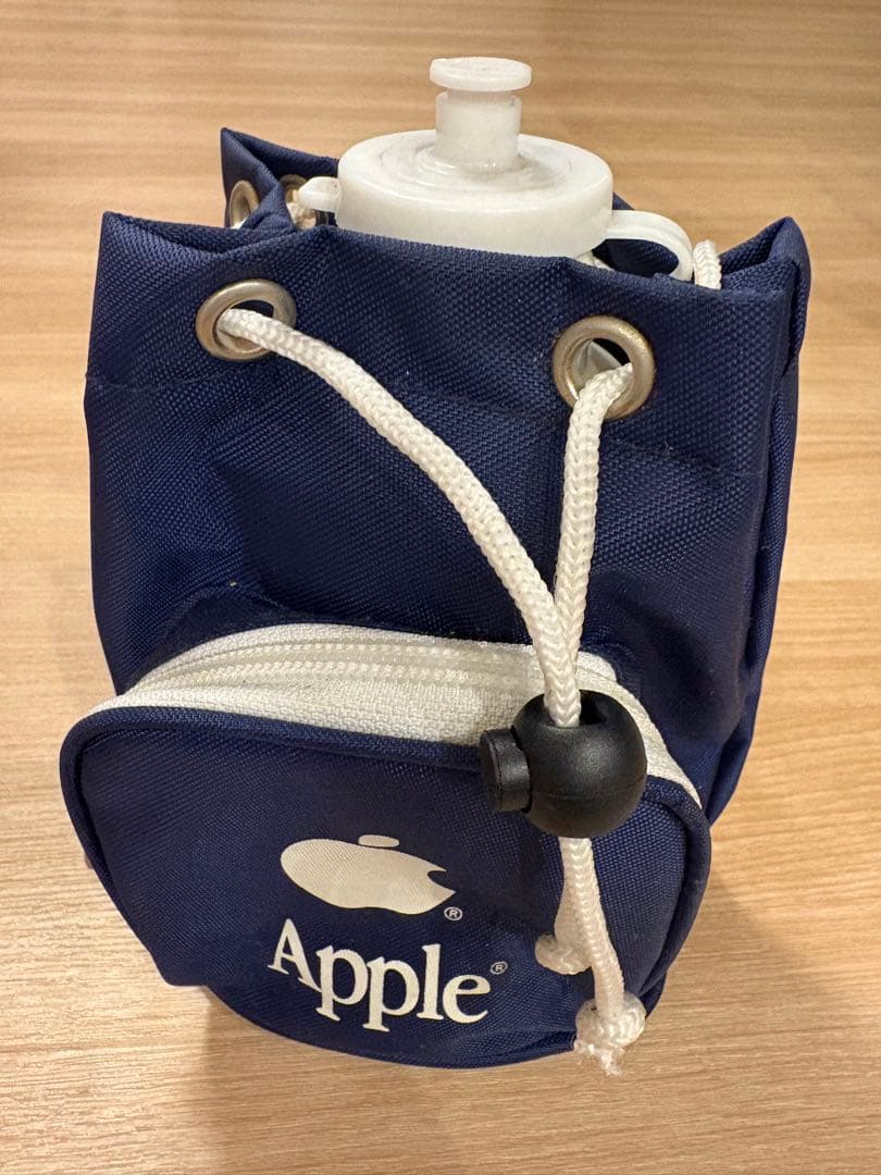Appleノベルティ ドリンクボトル・ケース