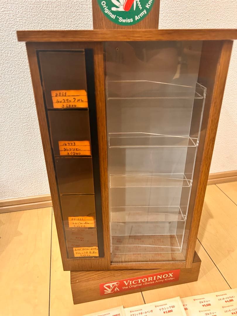 レア　非売品　Victorinox 木製ディスプレイケース　　ビクトリノックス