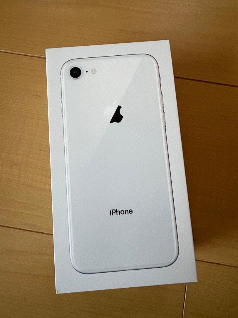 Apple iPhone 8 64GB シルバー　本体