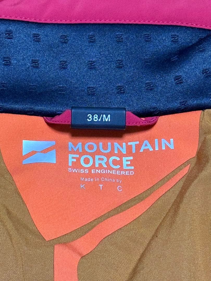 美品】レディース　スキーウェア　マウンテンフォース