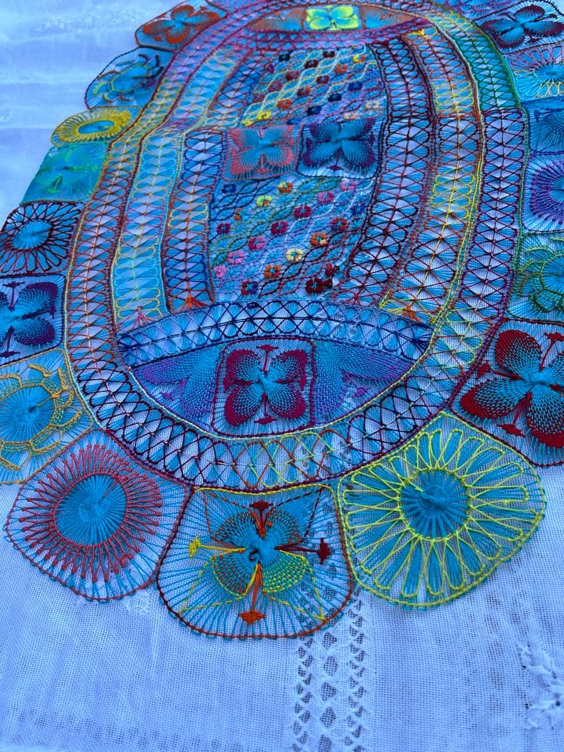 楕円形パラグアイ伝説織　ニャンドゥティレース　テーブルセンター　オバールドイリー