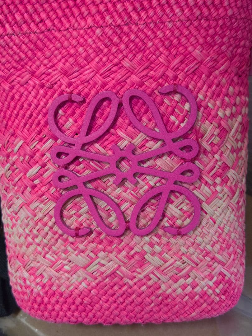 LOEWE ピンク かごバッグ