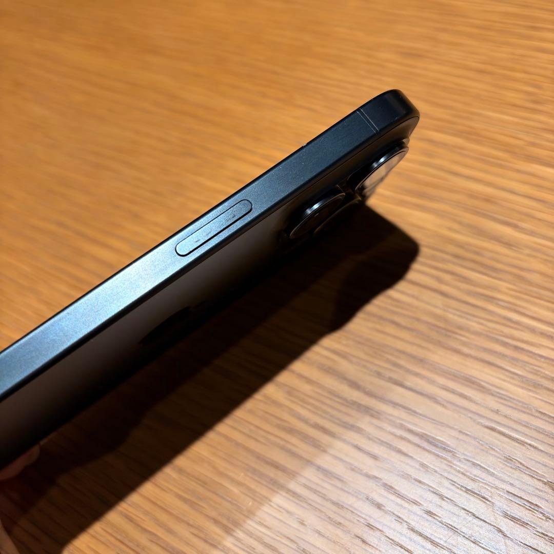 【美品】iPhone15pro 128GB SIMフリー ブラックチタニウム