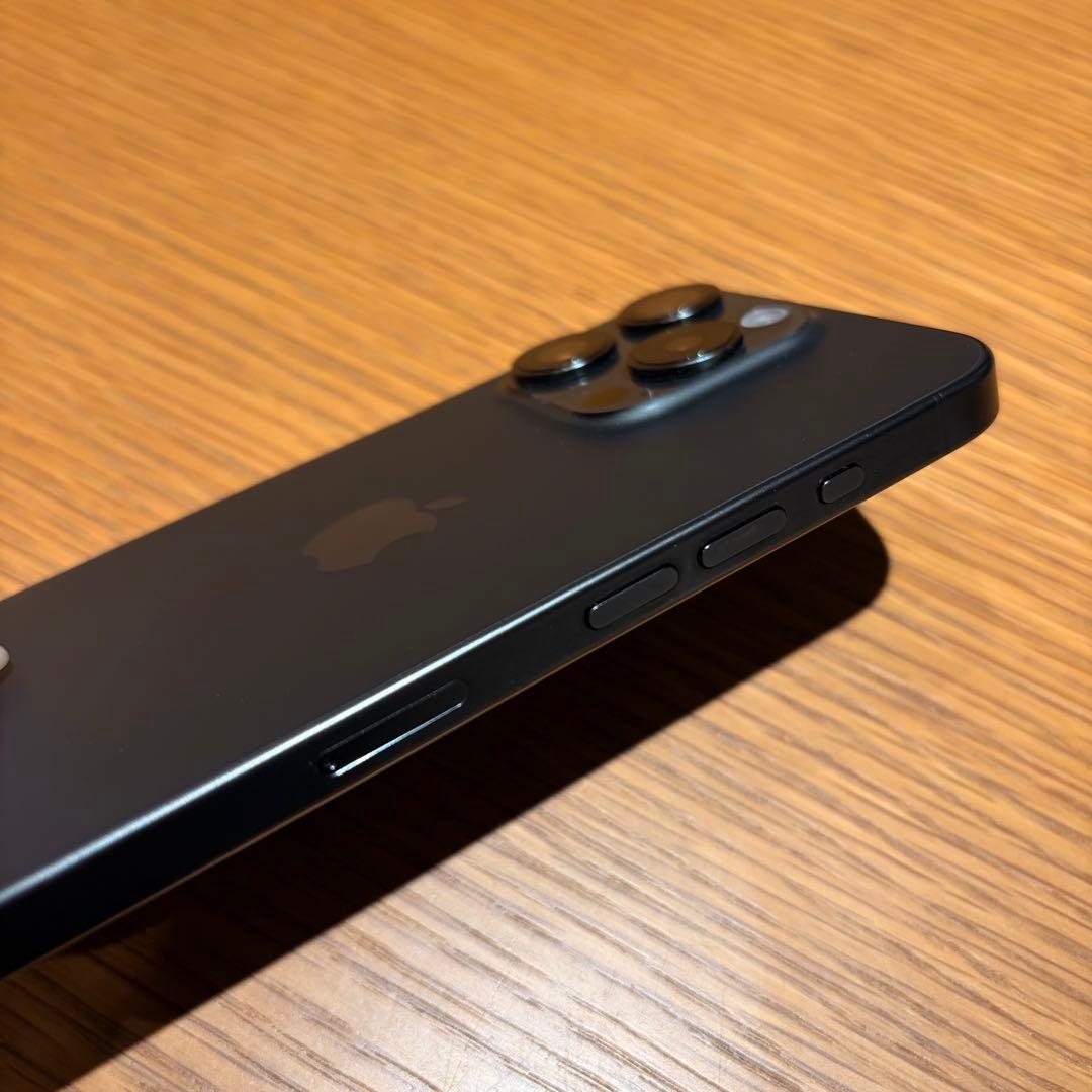【美品】iPhone15pro 128GB SIMフリー ブラックチタニウム