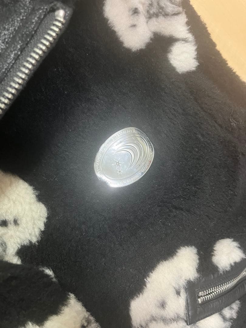 mukzin ムクジン 黒ファー L クマ柄 ベスト 柄物 熊 動物 ブラック