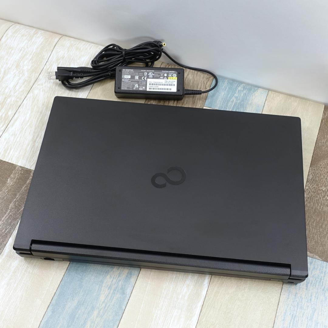 МＳオフィス付きで美品のほぼ現行モデル✨１２世代ｉ５に超高速ＳＳＤ＆大容量メモリ