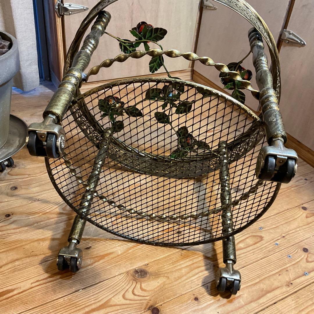 美品！薔薇 サイドテーブル 丸 ガラス バラ キャスター付 アンティーク調