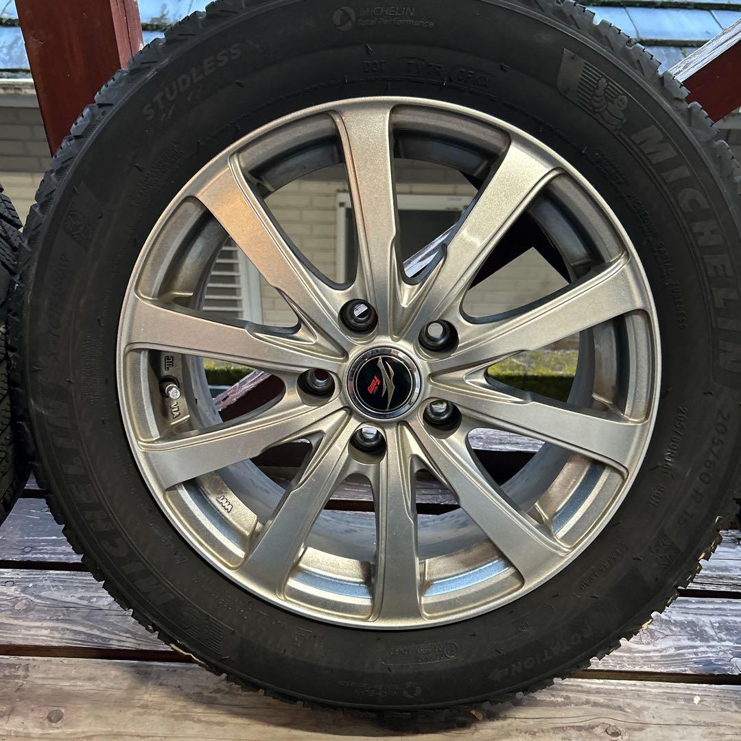 O*a様 Michelin 205/60R16 スタッドレスタイヤセット 引き取