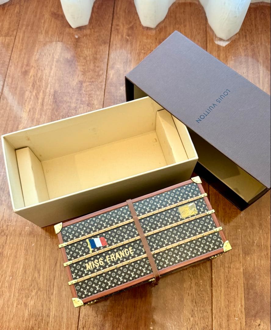 【VIPノベルティ】ルイヴィトン モノグラム トランク型 ペーパーウェイト