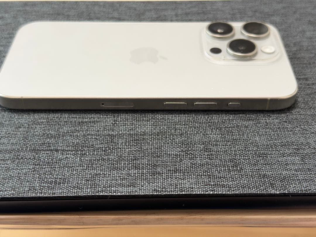 iPhone 15 Pro 128GB ナチュラルチタニウム 動作確認済