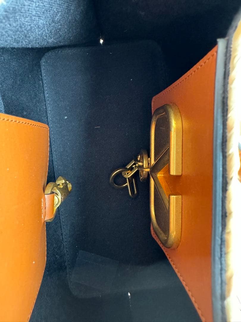 ヴァレンティノ　ラタン　カゴバッグ