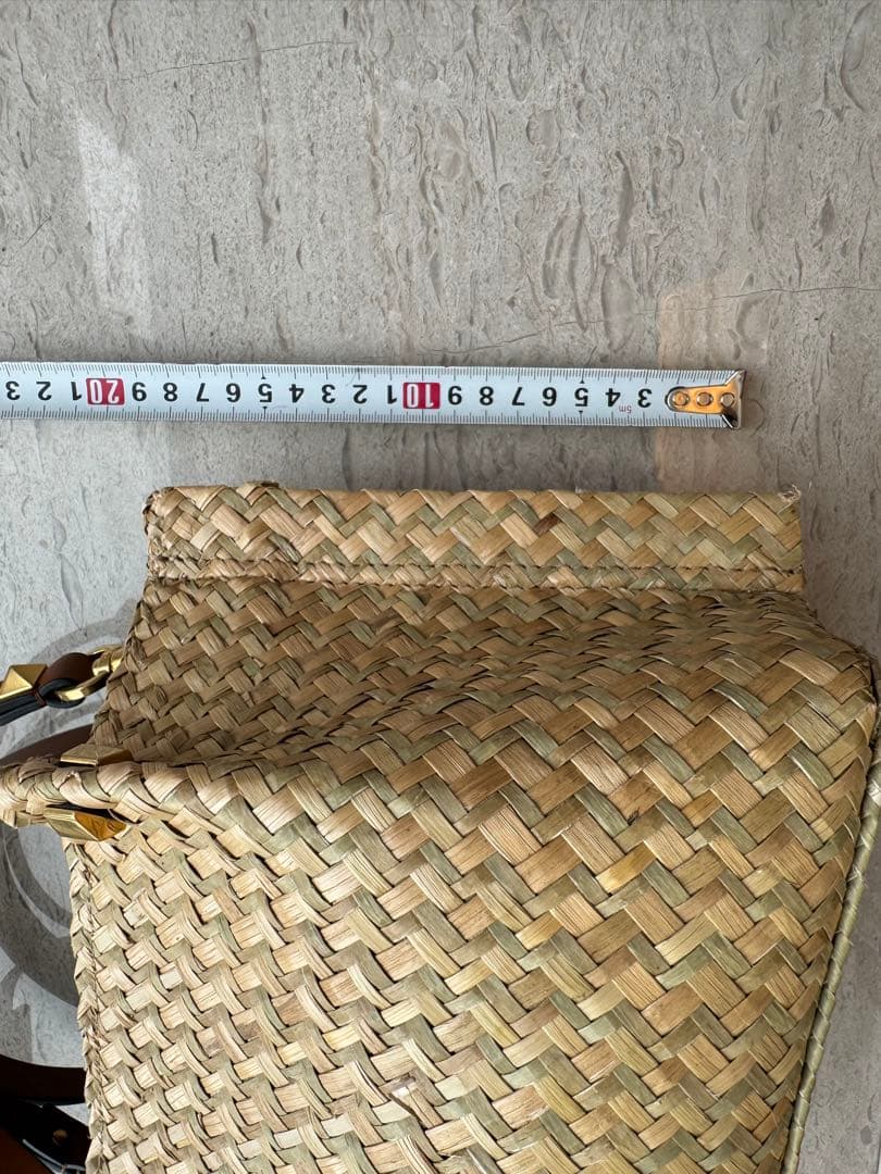 ヴァレンティノ　ラタン　カゴバッグ