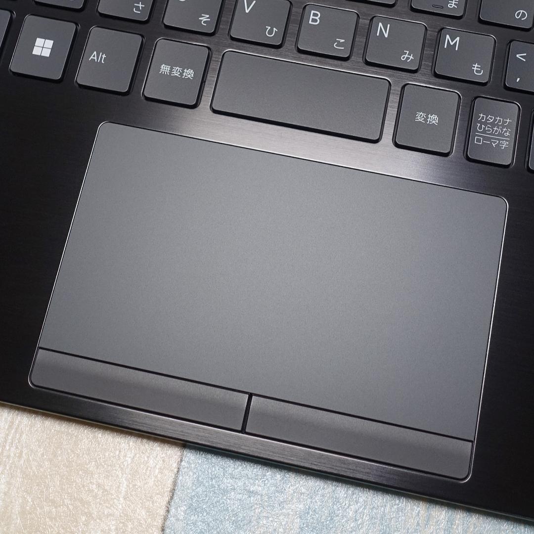 使用時間僅少で極美品の薄型軽量ＰＣ✨１１世代ｉ５に超高速新品ＳＳＤ１ＴＢ✨ＬＴＥ