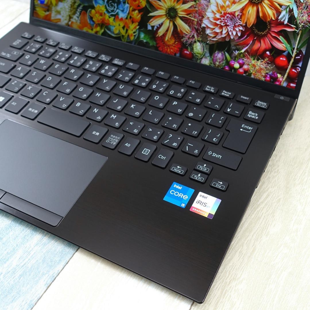 使用時間僅少で極美品の薄型軽量ＰＣ✨１１世代ｉ５に超高速新品ＳＳＤ１ＴＢ✨ＬＴＥ