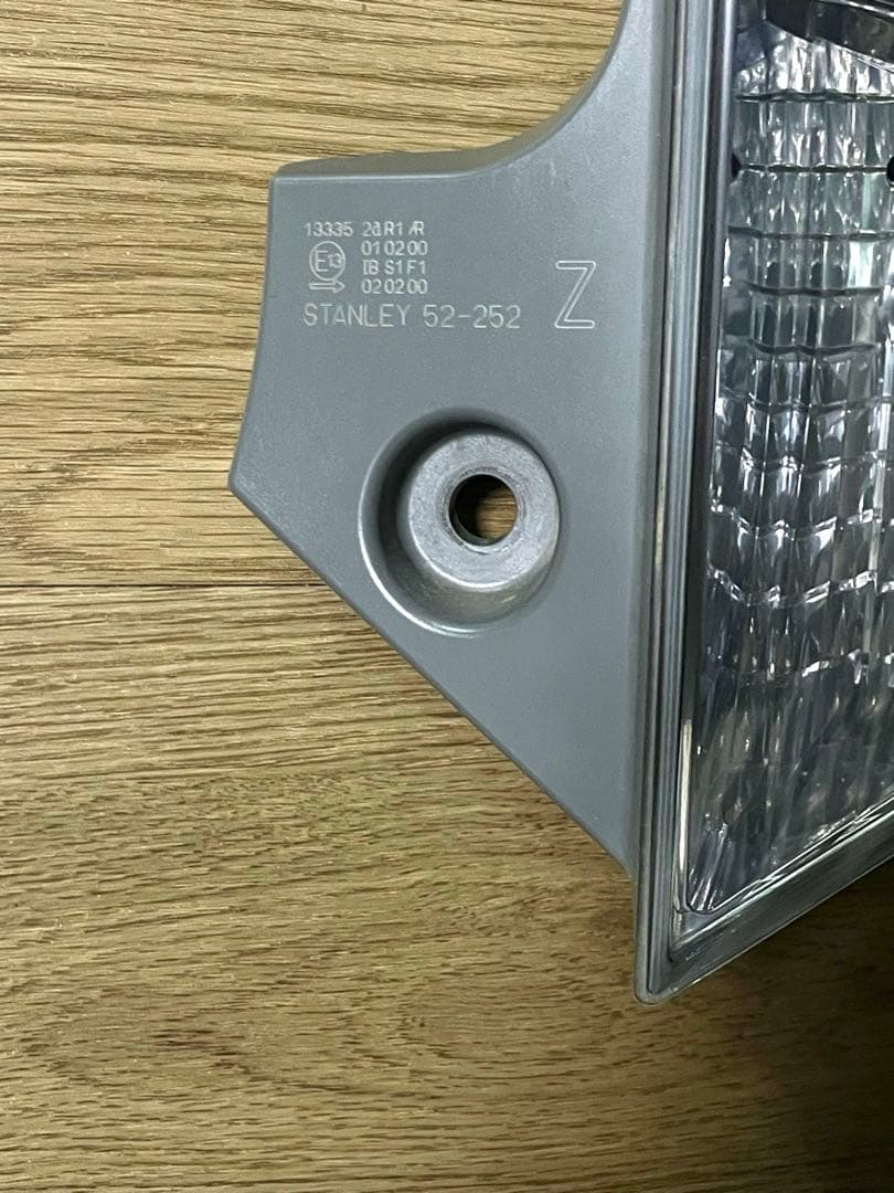 トヨタアクア前期 NHP10 右テールランプ ハーネス付き 52-252 ライト