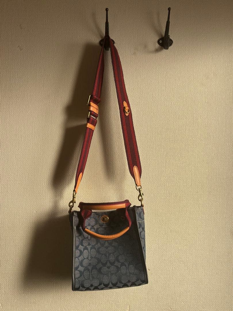 Coach デニム地モノグラムショルダー