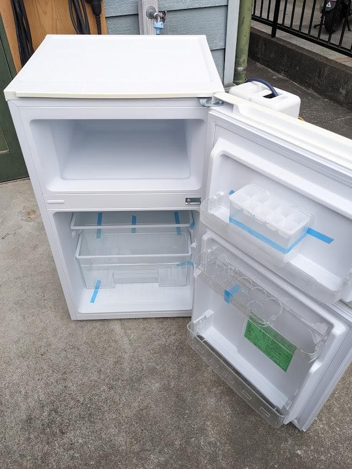 【全国送料無料】ヤマダ電機 YRZ-C09H1 冷蔵庫 87L 2022年製