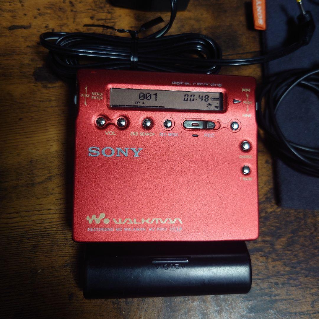 SONY MZ-900　ポータブルMDプレーヤー赤