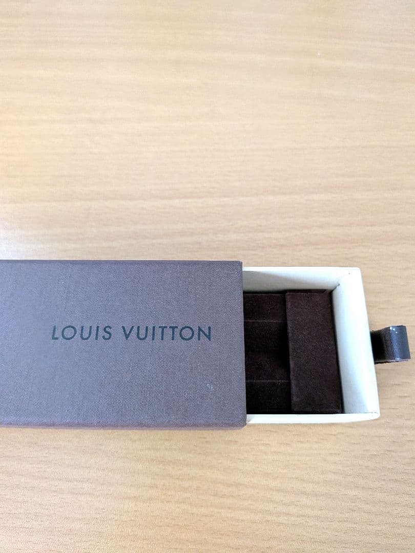 お値下げ致します。美品！専用箱付き LOUIS VUITTON
