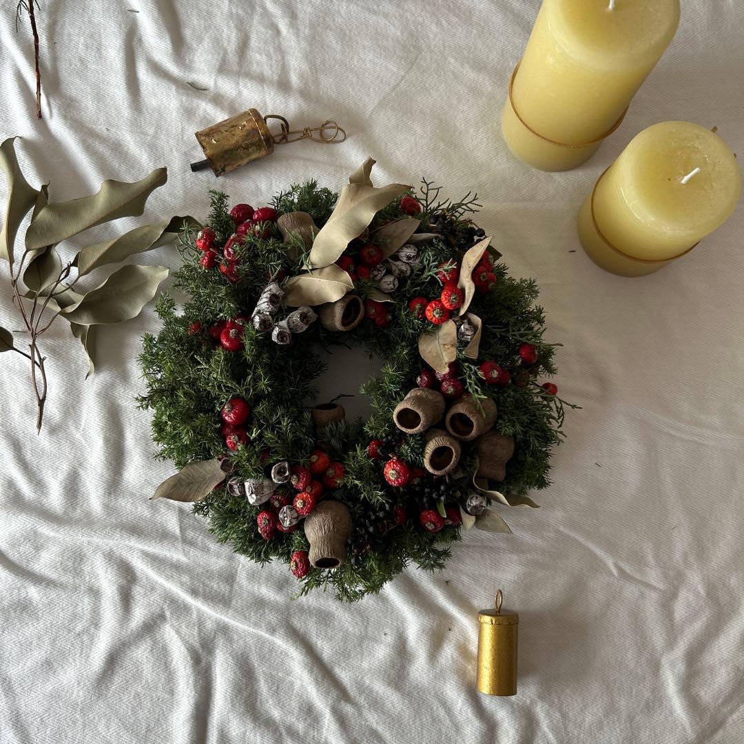 針葉樹の香りに癒される実物を紡いだクリスマスリース　お正月飾り