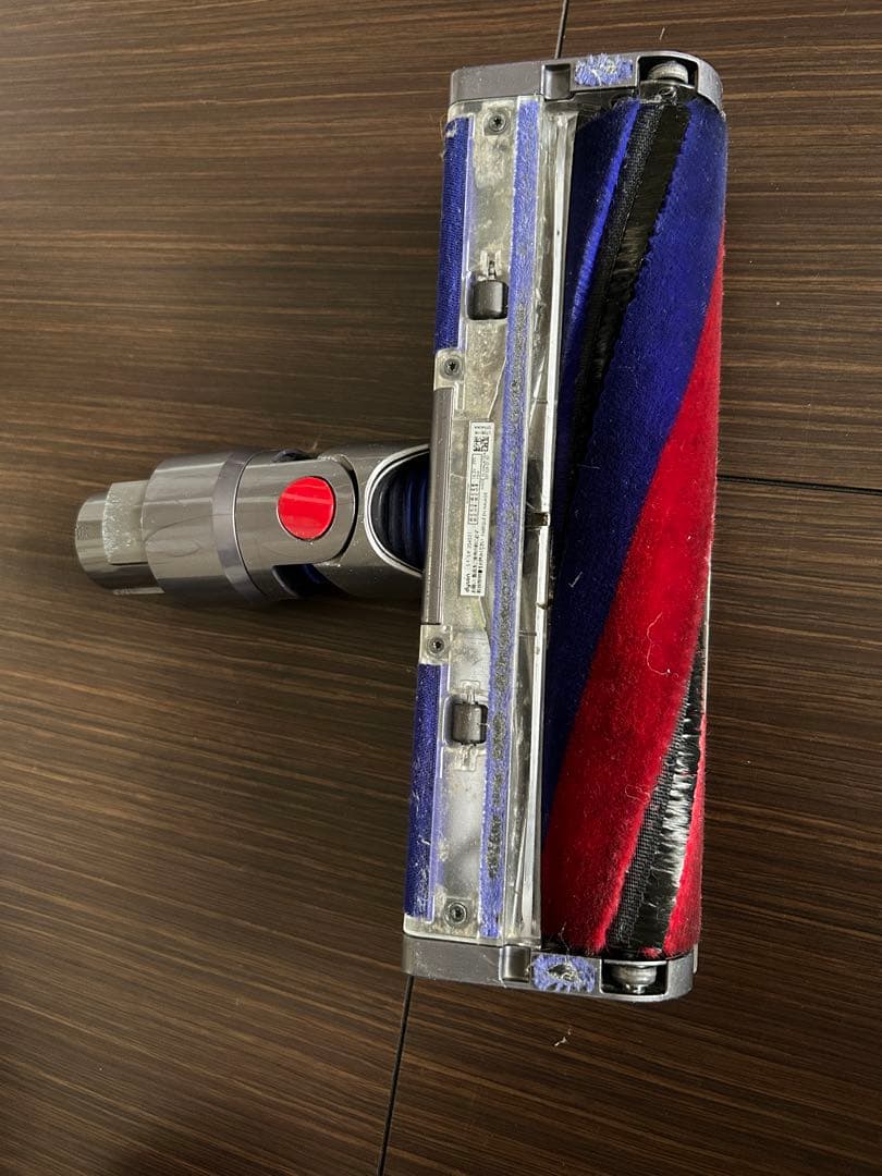 Dyson V8 Slim Fluffy+ 本体と付属品+スタンド　※ジャンク