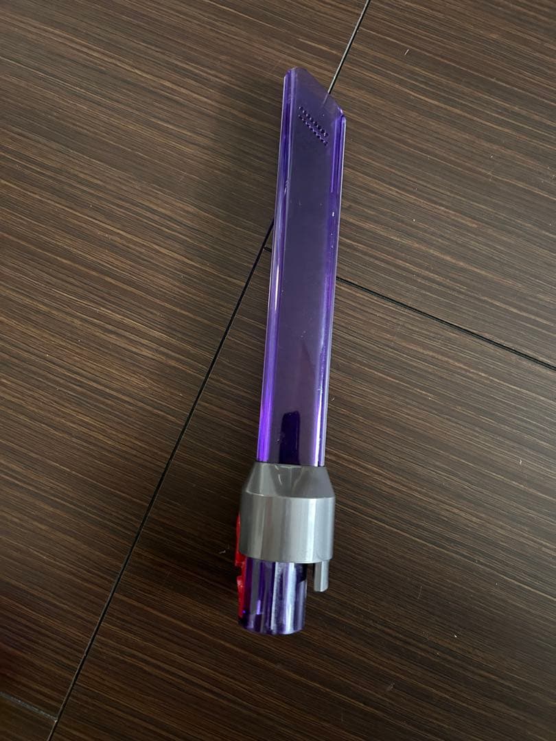 Dyson V8 Slim Fluffy+ 本体と付属品+スタンド　※ジャンク