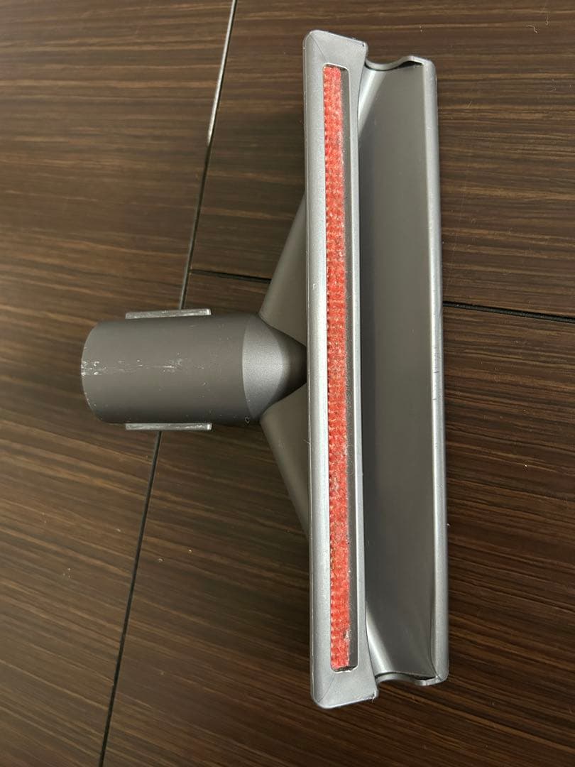 Dyson V8 Slim Fluffy+ 本体と付属品+スタンド　※ジャンク