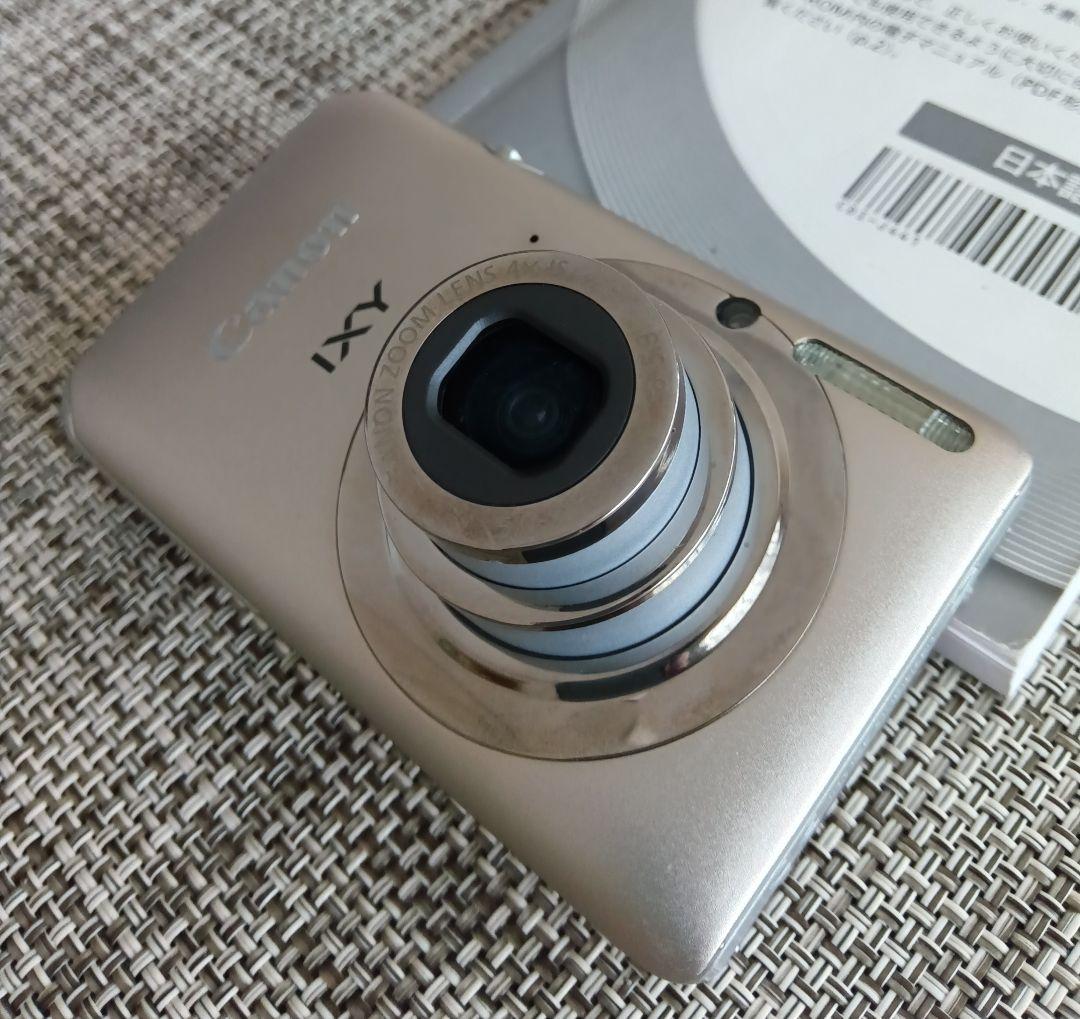 Canon デジカメ　IXY210F シルバー　ジャンク品