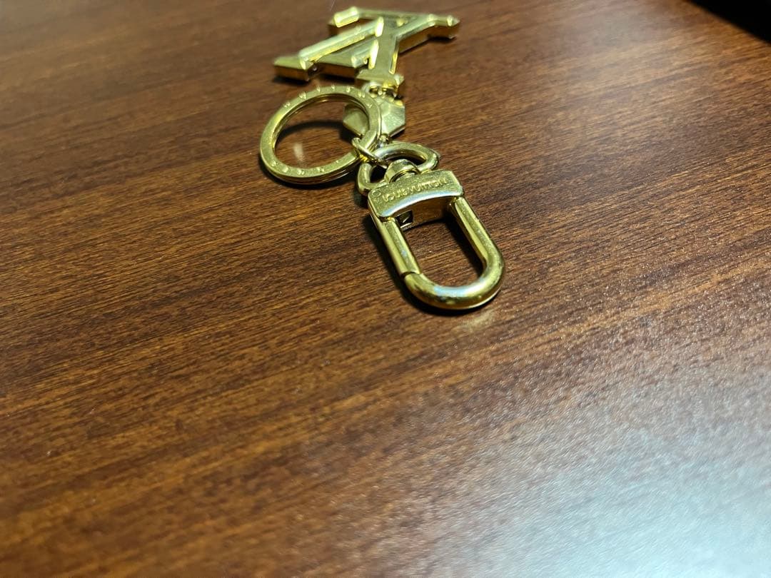 Louis Vuitton ルイ・ヴィトン キーリング LVチャームキーホルダー