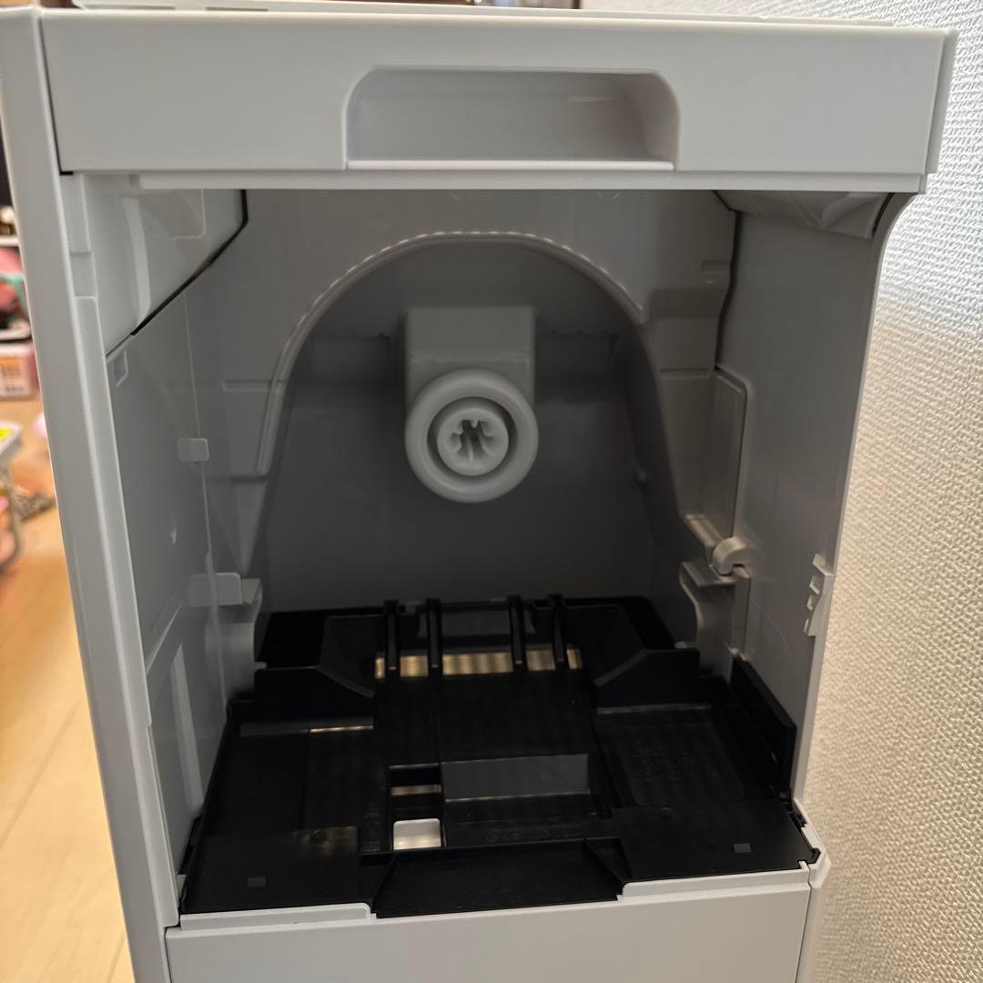 2025年製　ダイキン　空気清浄機 縦型 ホワイト　MCK505A-W