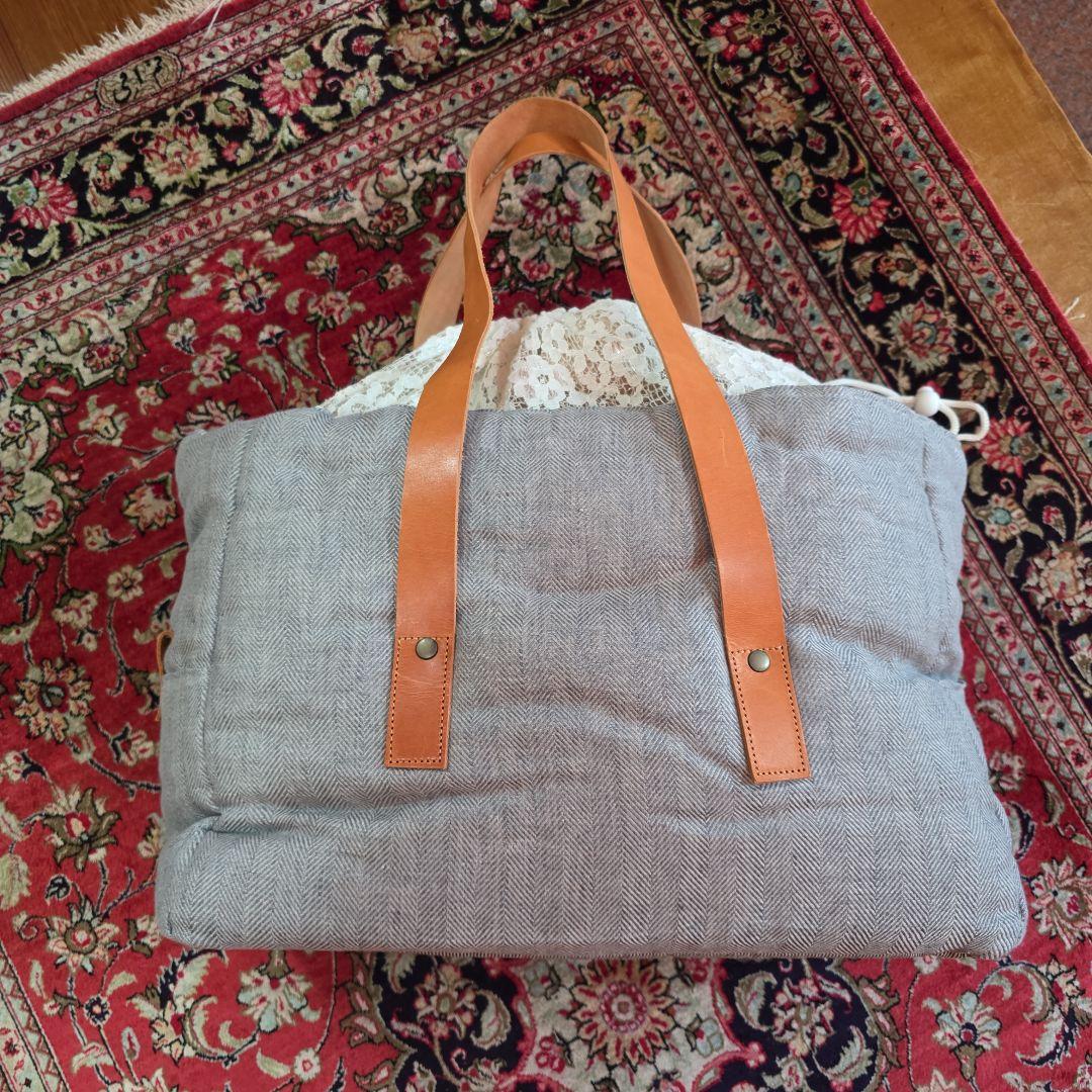 LA 発Louis dogのキャリーバッグ