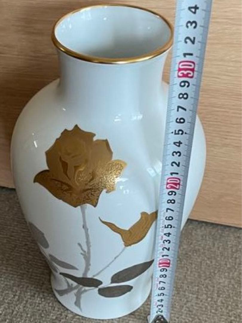 大倉陶園　宮内庁御用達　花瓶　白磁