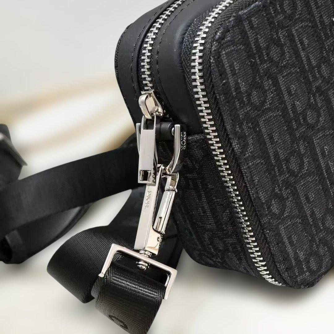 ブラック メッセンジャーバッグ 2ESBC119VPD