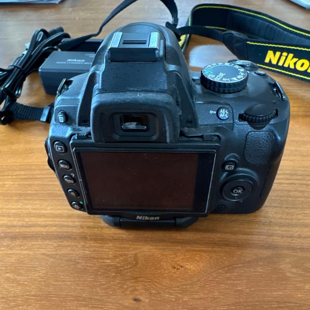 Nikon D5000 デジタル一眼レフカメラ